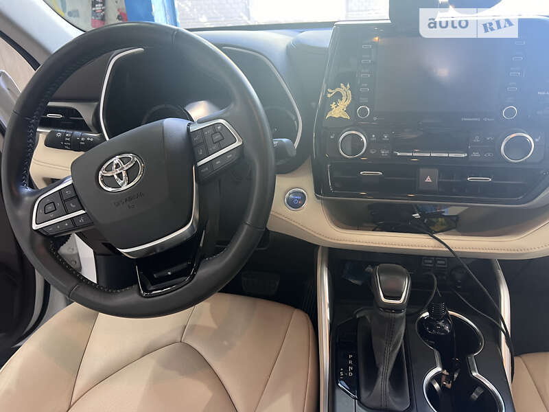 Внедорожник / Кроссовер Toyota Highlander 2020 в Львове