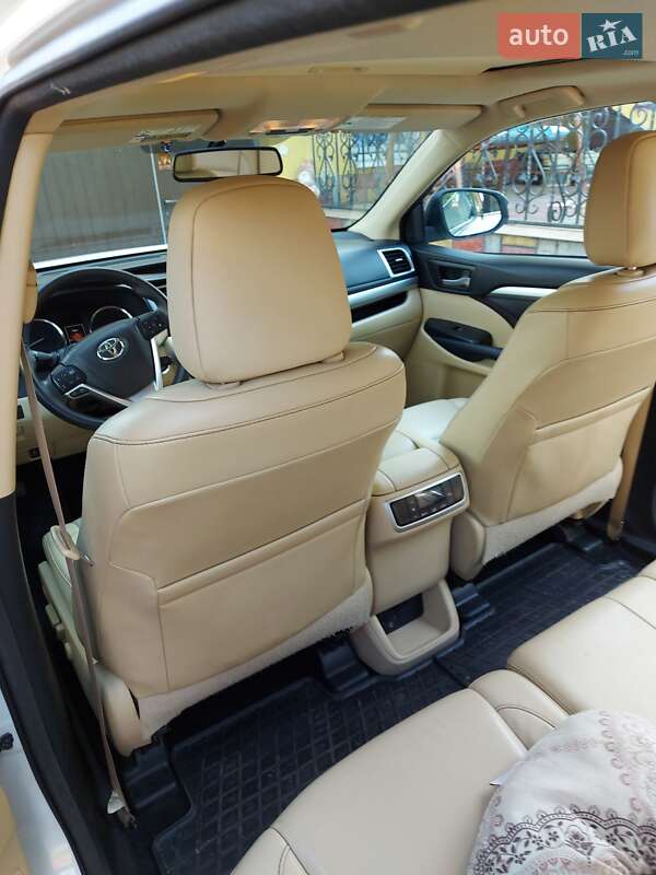 Внедорожник / Кроссовер Toyota Highlander 2015 в Виннице фото 7 Внедорожник / Кроссовер Toyota Highlander 2015 в Виннице