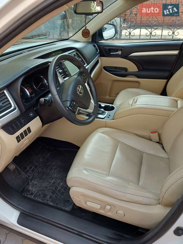 Внедорожник / Кроссовер Toyota Highlander 2015 в Виннице фото 8 Внедорожник / Кроссовер Toyota Highlander 2015 в Виннице