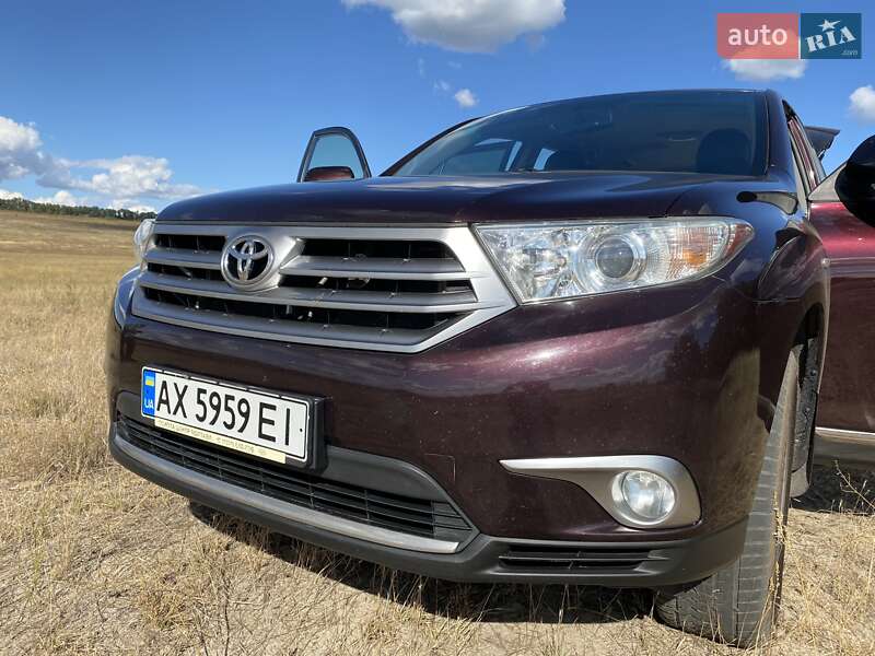 Позашляховик / Кросовер Toyota Highlander 2012 в Полтаві