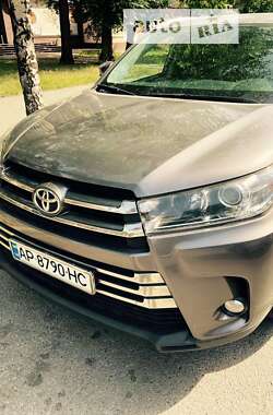 Позашляховик / Кросовер Toyota Highlander 2019 в Запоріжжі