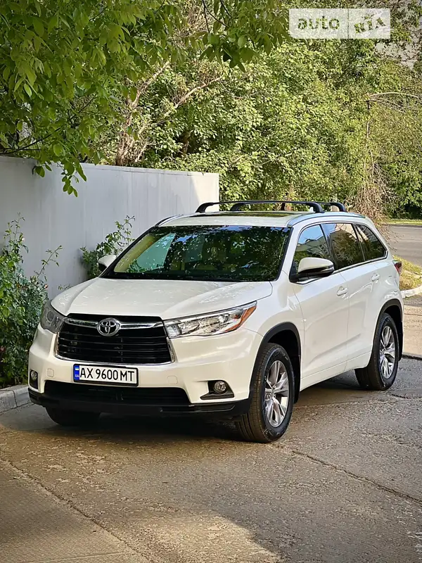 Позашляховик / Кросовер Toyota Highlander 2015 в 