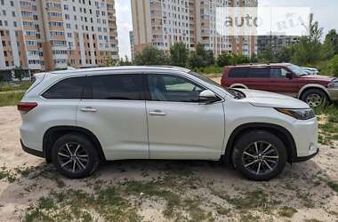 Позашляховик / Кросовер Toyota Highlander 2017 в Києві