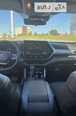 Позашляховик / Кросовер Toyota Highlander 2023 в Києві