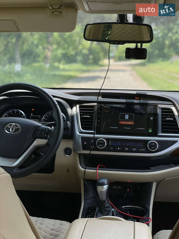 Позашляховик / Кросовер Toyota Highlander 2019 в Києві