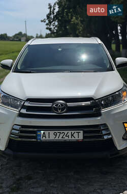 Внедорожник / Кроссовер Toyota Highlander 2019 в 