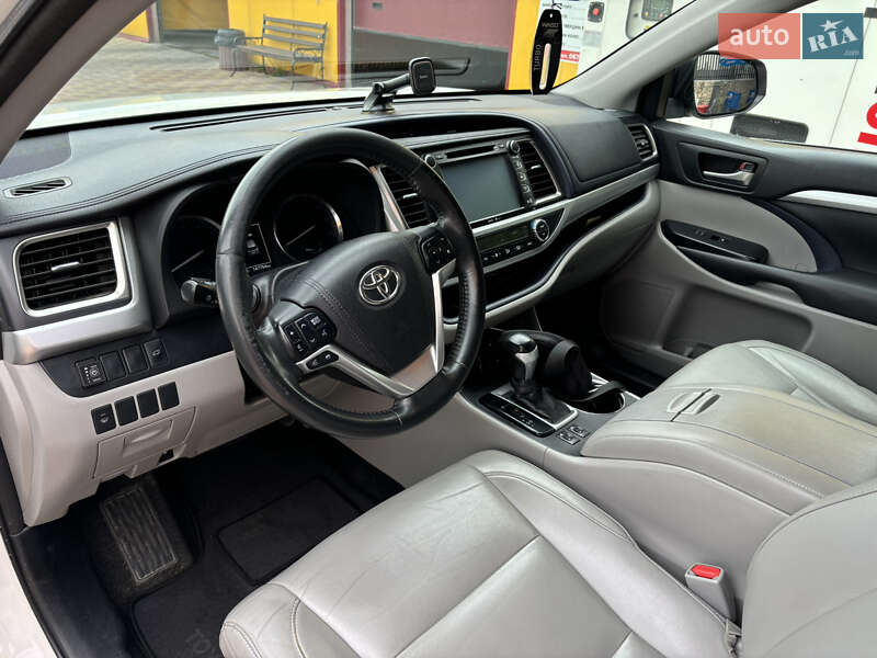Внедорожник / Кроссовер Toyota Highlander 2015 в Тернополе