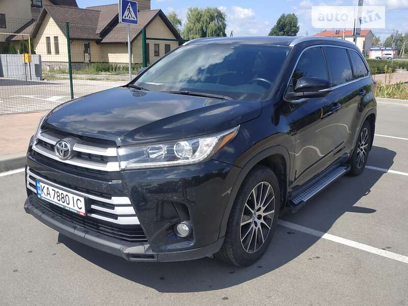 Внедорожник / Кроссовер Toyota Highlander 2017 в 