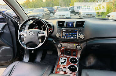 Позашляховик / Кросовер Toyota Highlander 2013 в Харкові