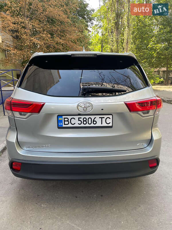 Внедорожник / Кроссовер Toyota Highlander 2018 в Николаеве фото 4 Внедорожник / Кроссовер Toyota Highlander 2018 в Николаеве