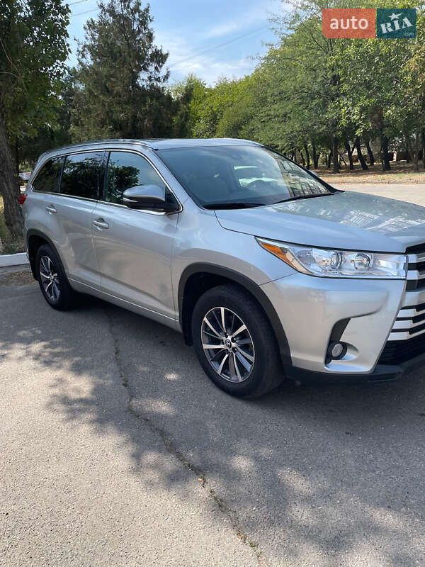 Внедорожник / Кроссовер Toyota Highlander 2018 в Николаеве фото 5 Внедорожник / Кроссовер Toyota Highlander 2018 в Николаеве