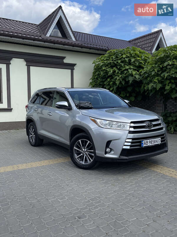 Позашляховик / Кросовер Toyota Highlander 2018 в Тульчині