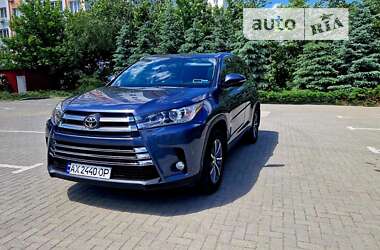 Позашляховик / Кросовер Toyota Highlander 2017 в Харкові