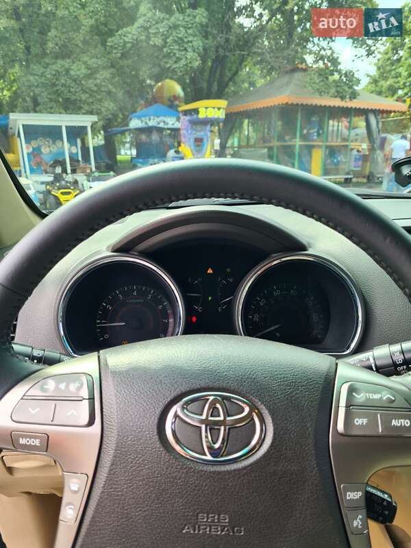 Позашляховик / Кросовер Toyota Highlander 2008 в Дніпрі