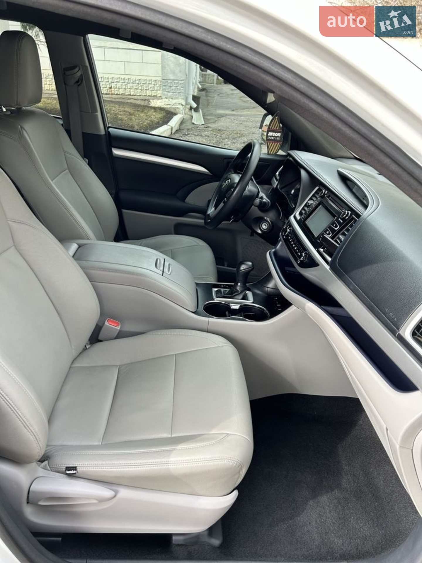 2017 Toyota Highlander - мініатюра 8