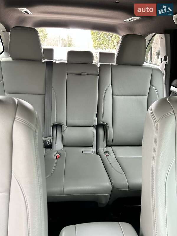 Позашляховик / Кросовер Toyota Highlander 2017 в Сумах