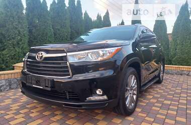 Внедорожник / Кроссовер Toyota Highlander 2014 в Краснограде