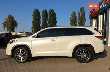 Внедорожник / Кроссовер Toyota Highlander 2017 в Киеве