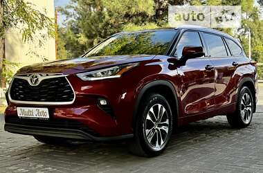 Внедорожник / Кроссовер Toyota Highlander 2022 в Днепре