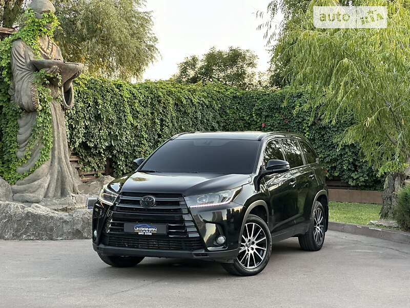 Позашляховик / Кросовер Toyota Highlander 2018 в Дніпрі