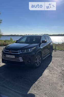 Внедорожник / Кроссовер Toyota Highlander 2019 в Киеве