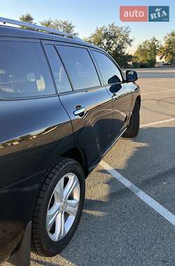 Внедорожник / Кроссовер Toyota Highlander 2008 в 