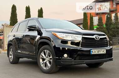 Позашляховик / Кросовер Toyota Highlander 2015 в Лубнах