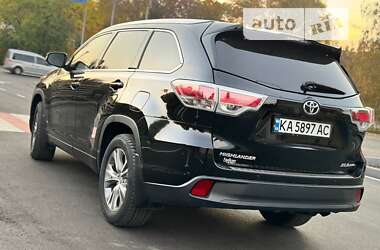 Позашляховик / Кросовер Toyota Highlander 2015 в Лубнах