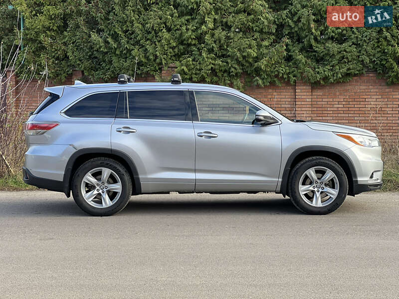 Внедорожник / Кроссовер Toyota Highlander 2016 в Луцке