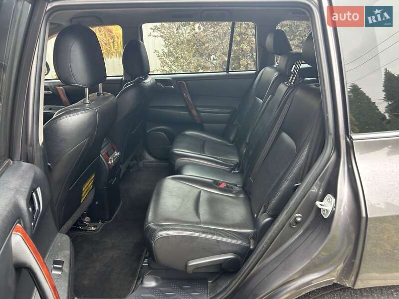 Позашляховик / Кросовер Toyota Highlander 2012 в Слов'янську