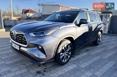 Внедорожник / Кроссовер Toyota Highlander 2023 в Львове