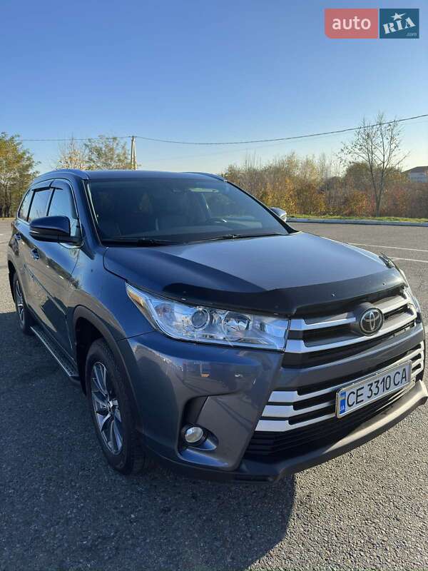 Позашляховик / Кросовер Toyota Highlander 2019 в Чернівцях
