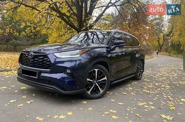 Позашляховик / Кросовер Toyota Highlander 2022 в Києві