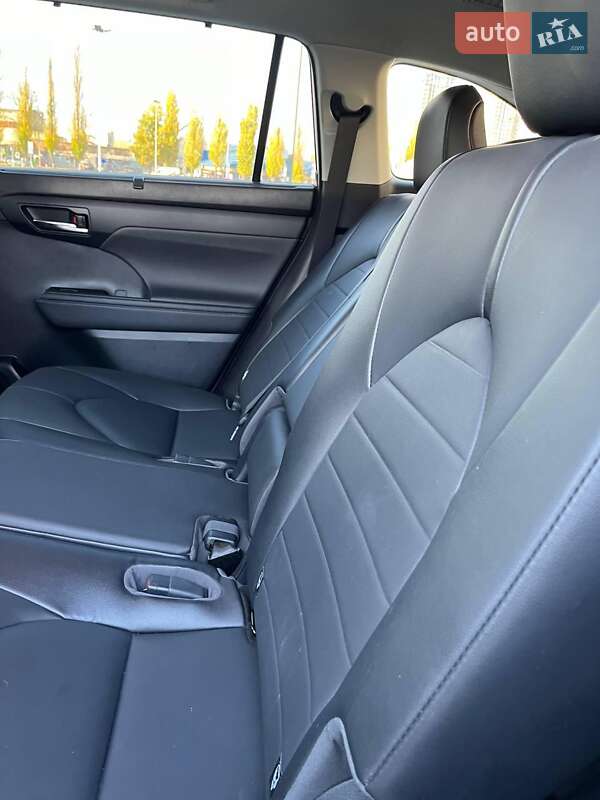 Позашляховик / Кросовер Toyota Highlander 2021 в Києві