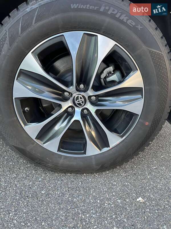 Позашляховик / Кросовер Toyota Highlander 2021 в Києві