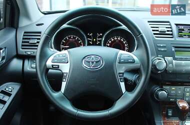 Внедорожник / Кроссовер Toyota Highlander 2011 в Киеве