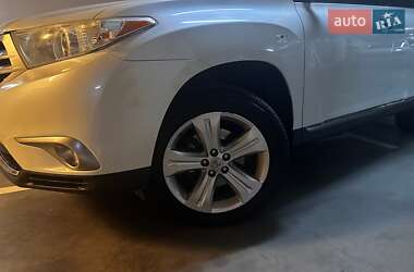 Внедорожник / Кроссовер Toyota Highlander 2011 в Киеве