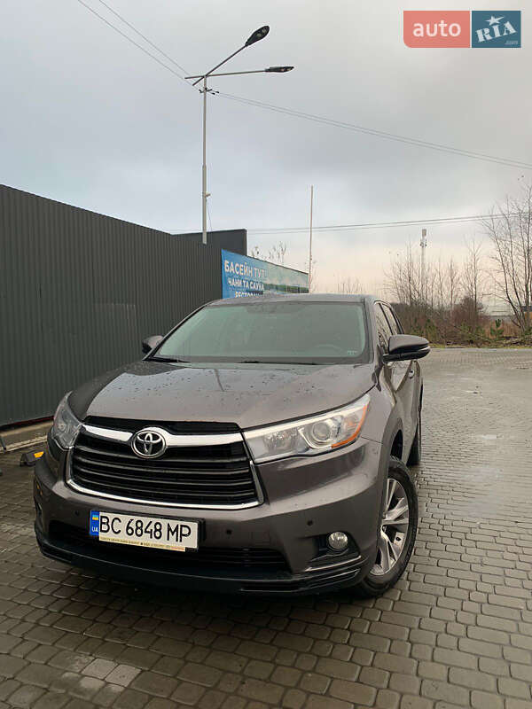 Внедорожник / Кроссовер Toyota Highlander 2015 в Львове
