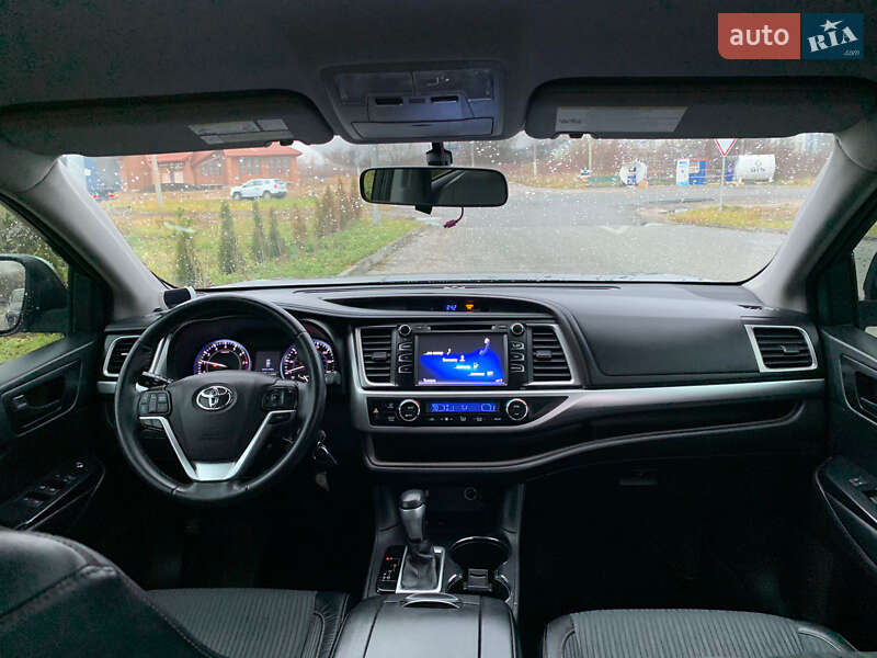 Внедорожник / Кроссовер Toyota Highlander 2015 в Львове