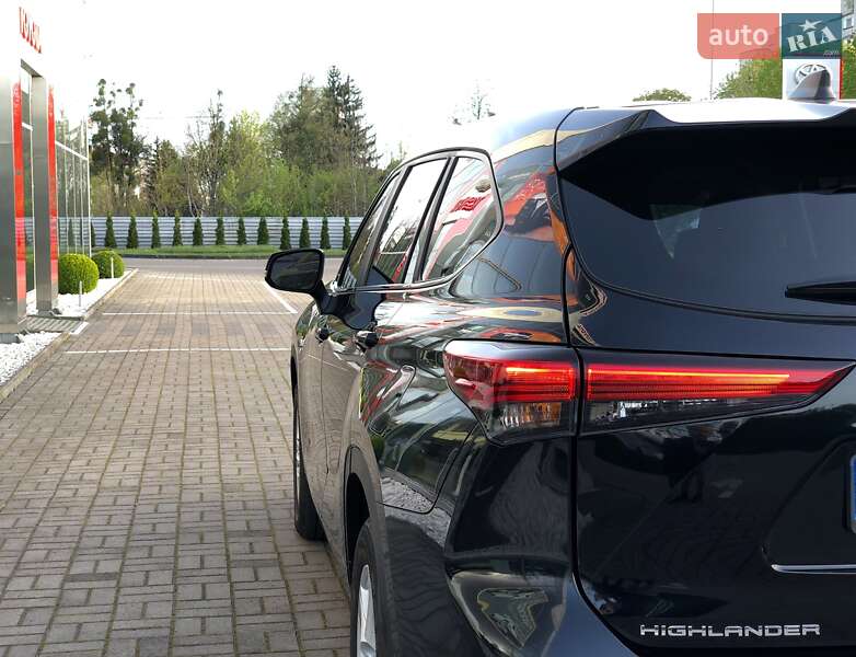 Позашляховик / Кросовер Toyota Highlander 2023 в Луцьку