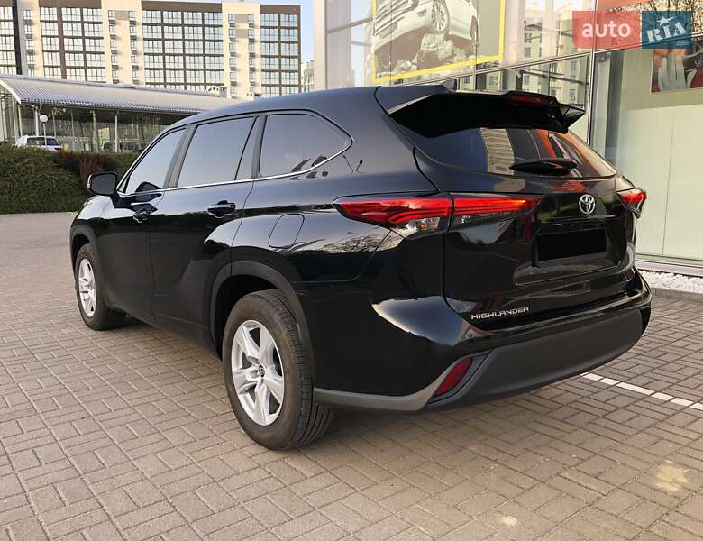 Позашляховик / Кросовер Toyota Highlander 2023 в Луцьку