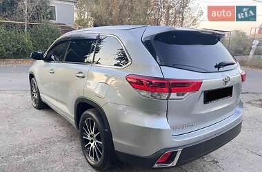 Внедорожник / Кроссовер Toyota Highlander 2017 в Одессе