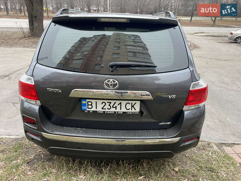 Внедорожник / Кроссовер Toyota Highlander 2013 в Полтаве фото 7 Внедорожник / Кроссовер Toyota Highlander 2013 в Полтаве