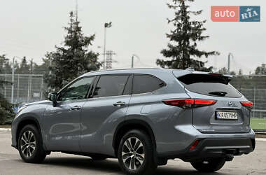 Внедорожник / Кроссовер Toyota Highlander 2021 в 