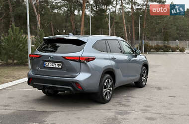 Внедорожник / Кроссовер Toyota Highlander 2021 в 
