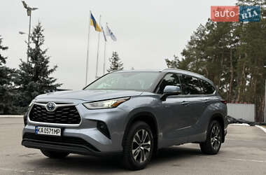 Внедорожник / Кроссовер Toyota Highlander 2021 в 