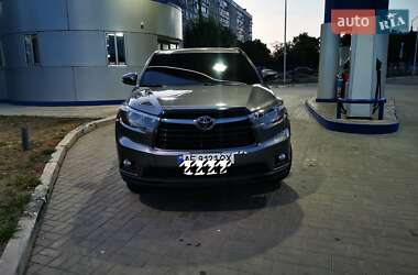 Позашляховик / Кросовер Toyota Highlander 2014 в Кривому Розі