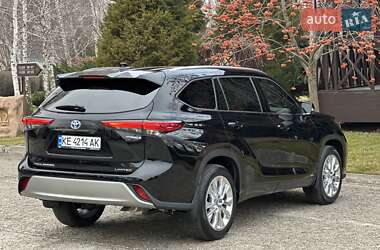 Внедорожник / Кроссовер Toyota Highlander 2023 в 
