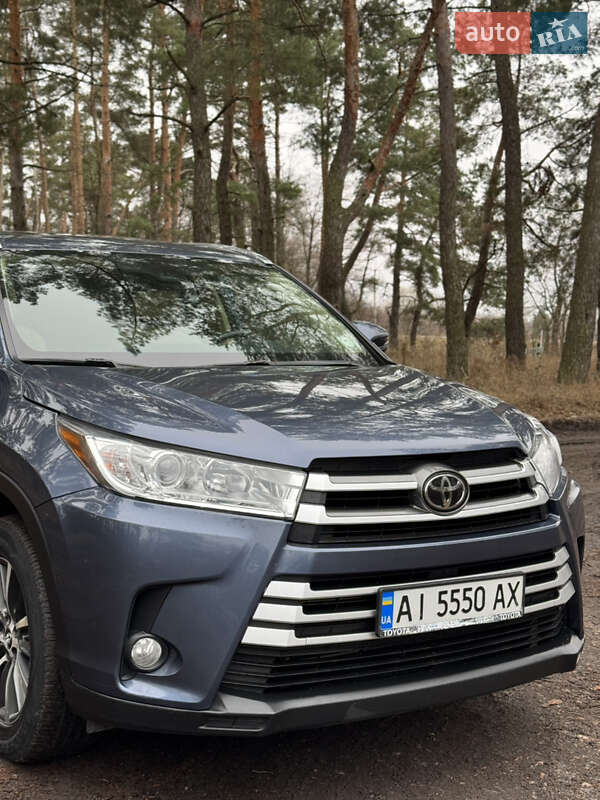 Внедорожник / Кроссовер Toyota Highlander 2017 в Барышевке фото 2 Внедорожник / Кроссовер Toyota Highlander 2017 в Барышевке