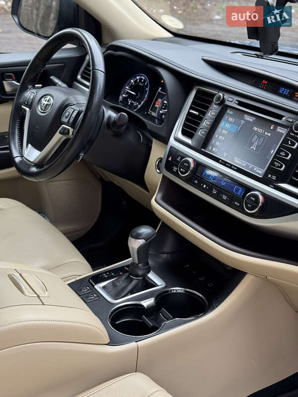 Внедорожник / Кроссовер Toyota Highlander 2017 в Барышевке фото 18 Внедорожник / Кроссовер Toyota Highlander 2017 в Барышевке